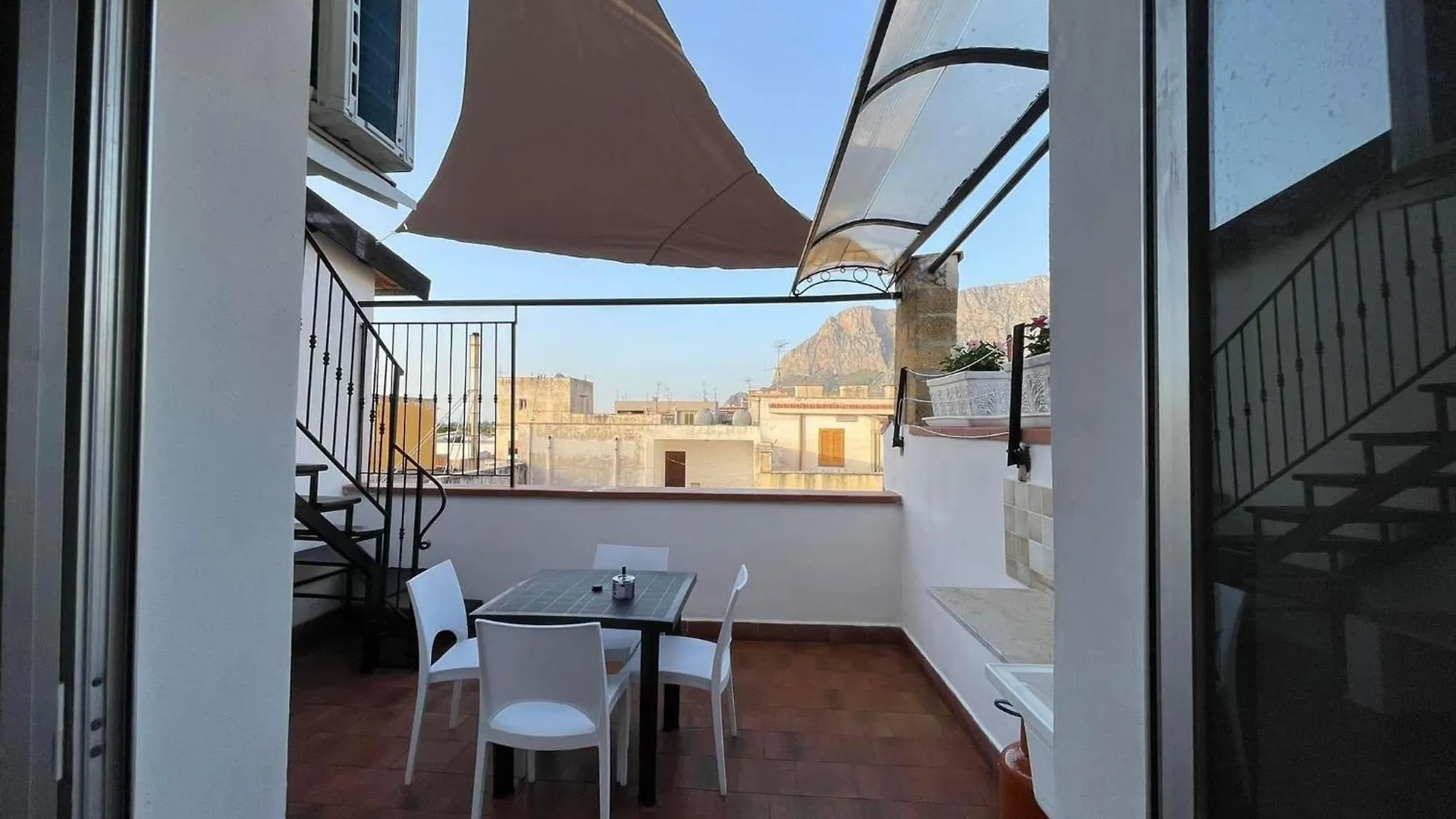 Casa vacanza L'antico moderno Terrasini